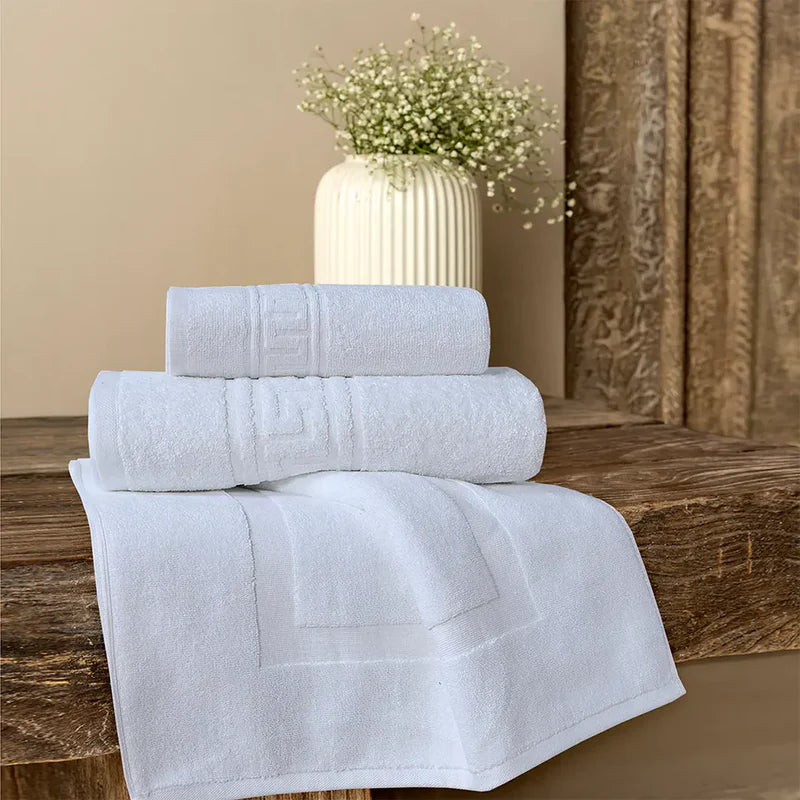 Export Quality White Towels Versatile